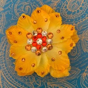 Tarina Tarantino Small Flower Anywhere Clip